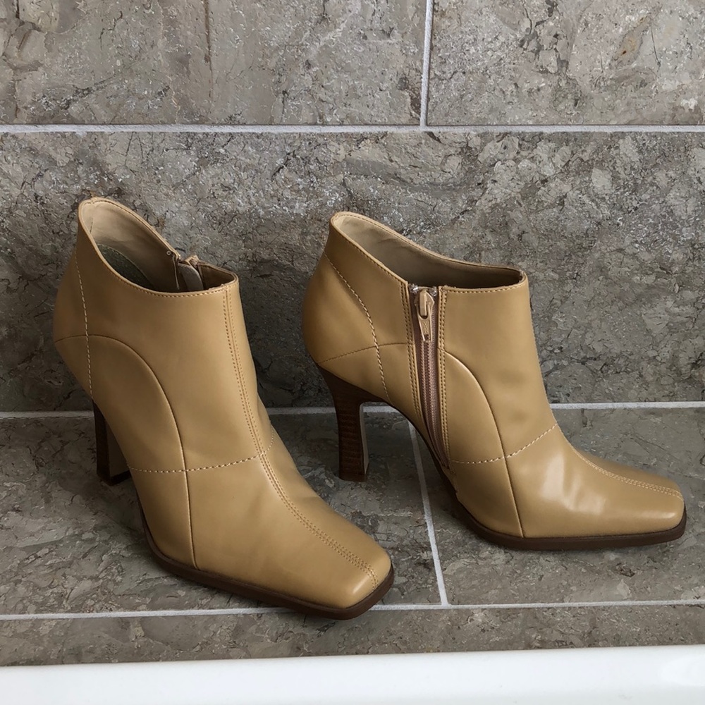 Colin Stuart heels ankle booties